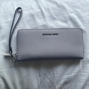 Light Purple Michael Kors Wrist Wallet